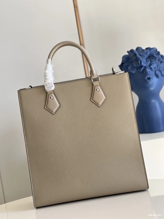 PETIT LOUIS VUITTON SAC PLAT 0226